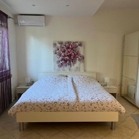 Toni777 Apartment Rovinj Bagian luar foto