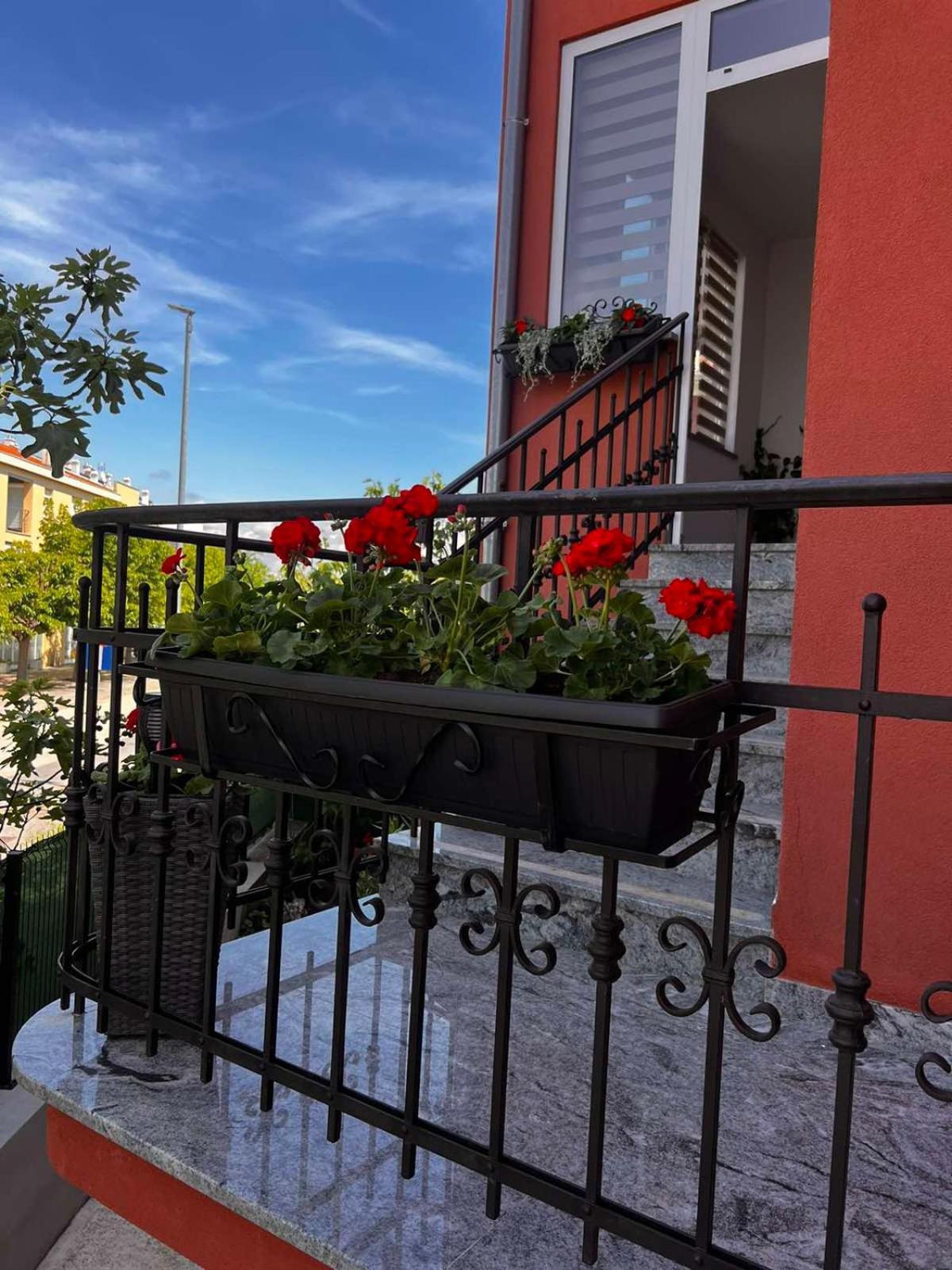 Toni777 Apartment Rovinj Bagian luar foto