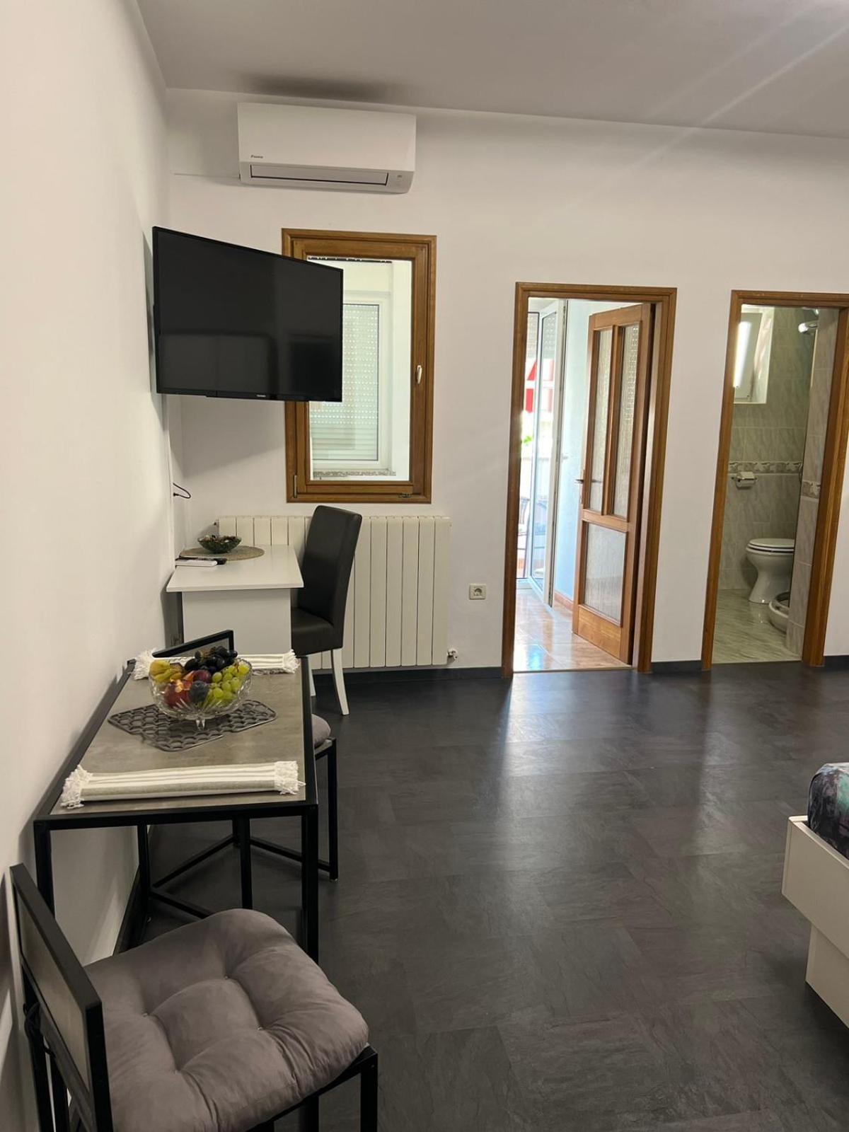 Toni777 Apartment Rovinj Bagian luar foto